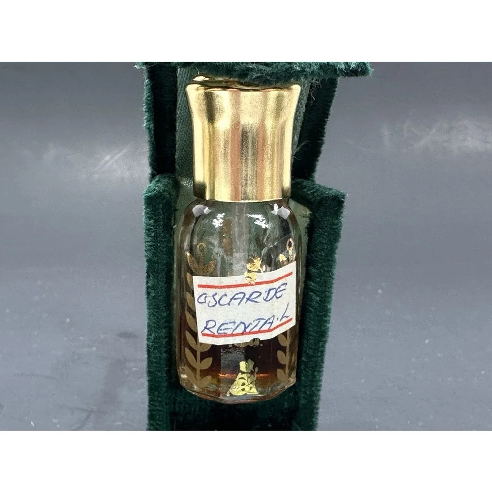 Vintage ASGHAR ALI & SONS Oscar De La Rental Fragrance Green Velvet‎ Snap Case